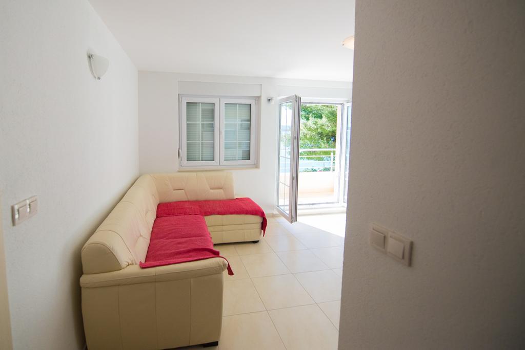 Apartments Karlo Baška Voda 部屋 写真