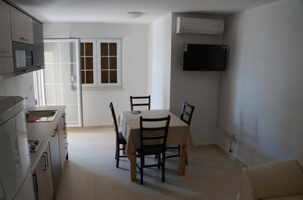 Apartments Karlo Baška Voda 部屋 写真
