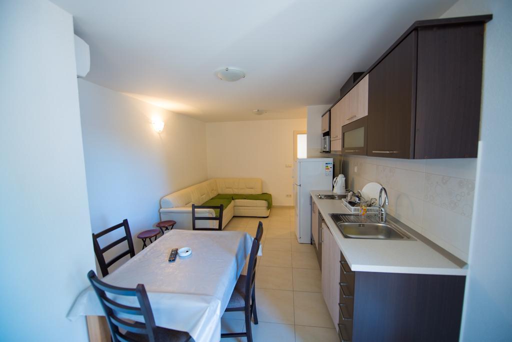 Apartments Karlo Baška Voda 部屋 写真