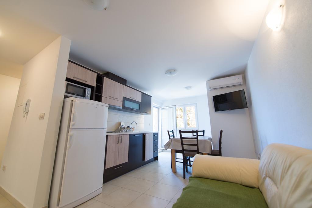 Apartments Karlo Baška Voda 部屋 写真