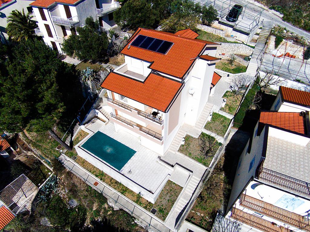 Apartments Karlo Baška Voda エクステリア 写真