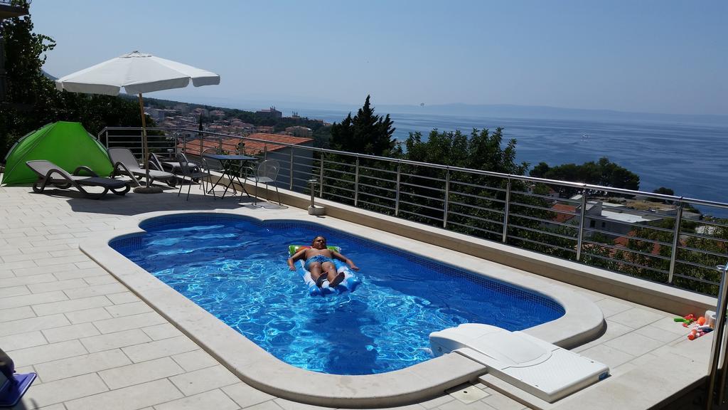 Apartments Karlo Baška Voda エクステリア 写真