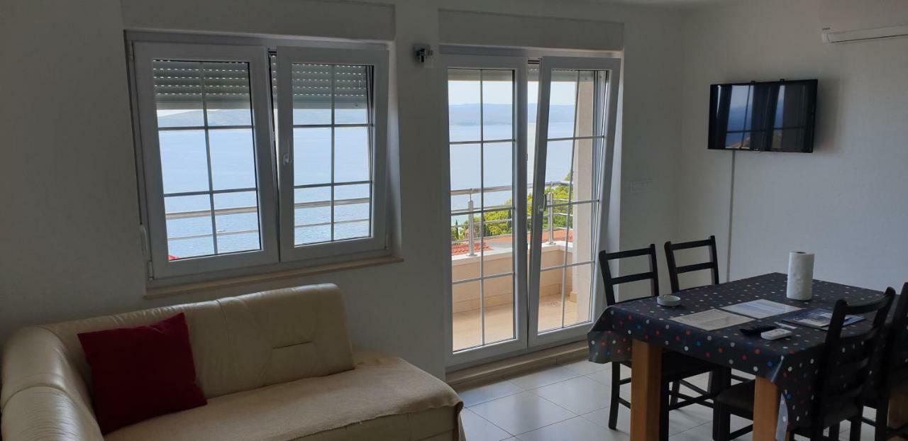 Apartments Karlo Baška Voda エクステリア 写真